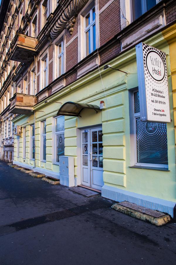 Flyfly Hostel , Darmowy Parking , Rezerwuj Przez Urzadzenia Mobilne -10 Procent Wroclaw Exterior photo